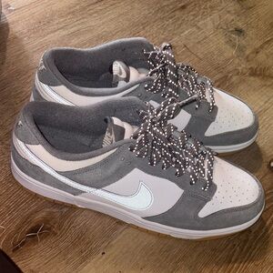 Nike MENS! Gray and White Sneakers